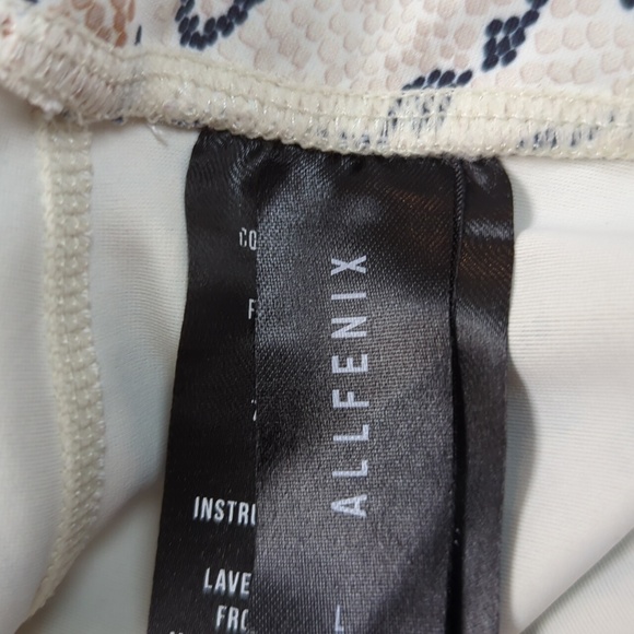 ALL FENIX leggings, size L, snake skin pattern - Picture 3 of 6